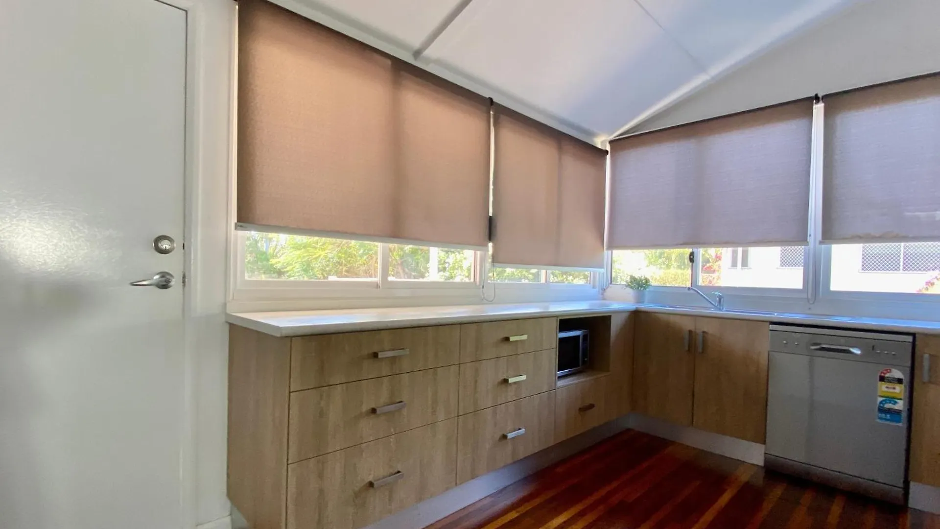 Central 4-Bedroom Haven In 타운즈빌 0*,  오스트레일리아